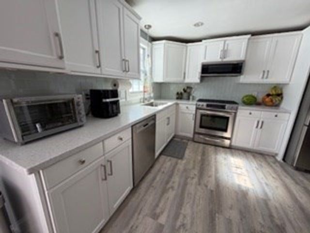 23 Floyd St, Billerica, MA 01821