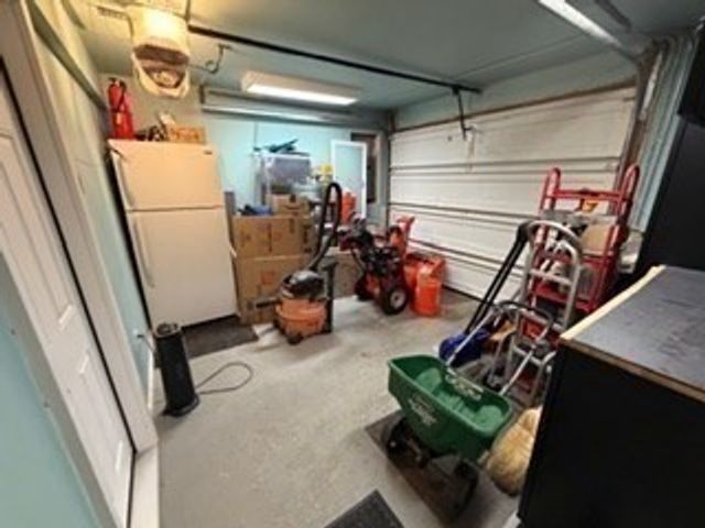 23 Floyd St, Billerica, MA 01821