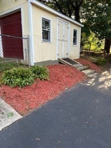 23 Floyd St, Billerica, MA 01821