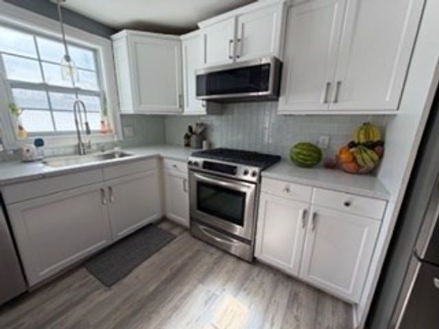 23 Floyd St, Billerica, MA 01821