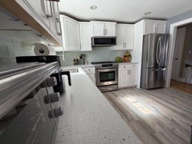 23 Floyd St, Billerica, MA 01821