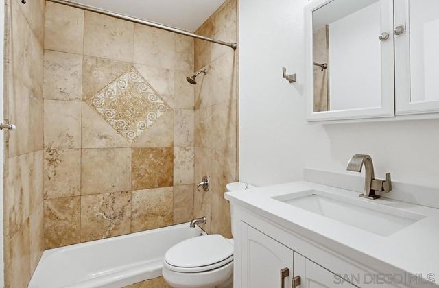 725 E 4th Ave Unit G, Escondido, CA 92025