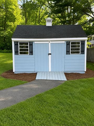 47 Starr Rd, Bridgewater, MA 02324