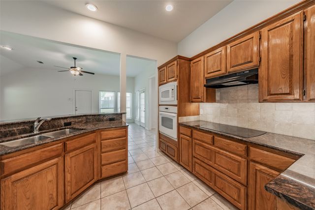 1057 Oak Valley Court, Keller, TX 76248