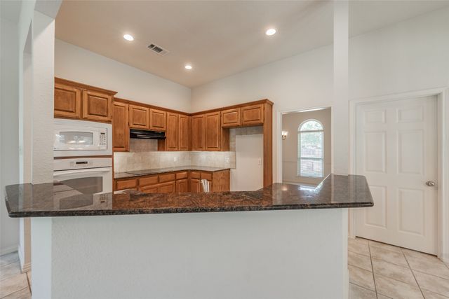 1057 Oak Valley Court, Keller, TX 76248