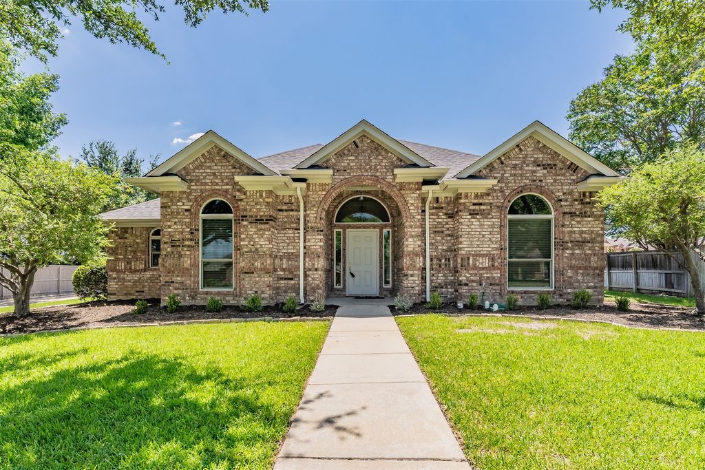 1057 Oak Valley Court, Keller, TX 76248