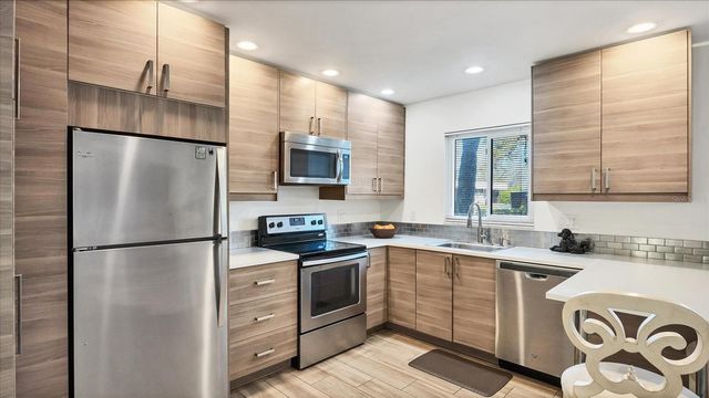 2304 RINGLING BOULEVARD 113, Sarasota, FL 34237