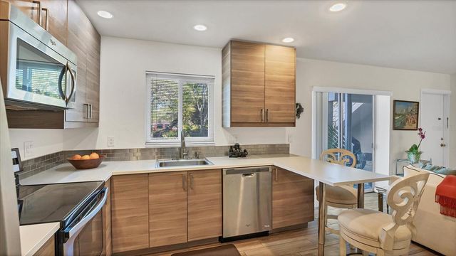 2304 RINGLING BOULEVARD 113, Sarasota, FL 34237