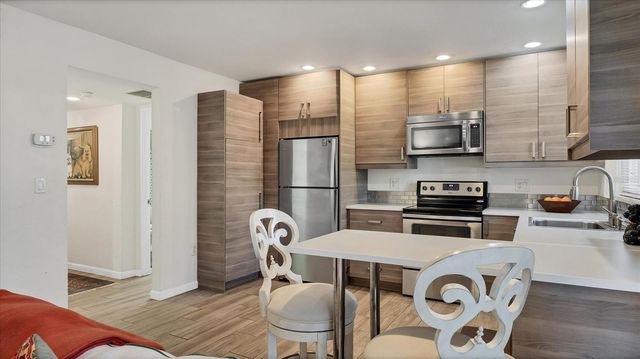 2304 RINGLING BOULEVARD 113, Sarasota, FL 34237