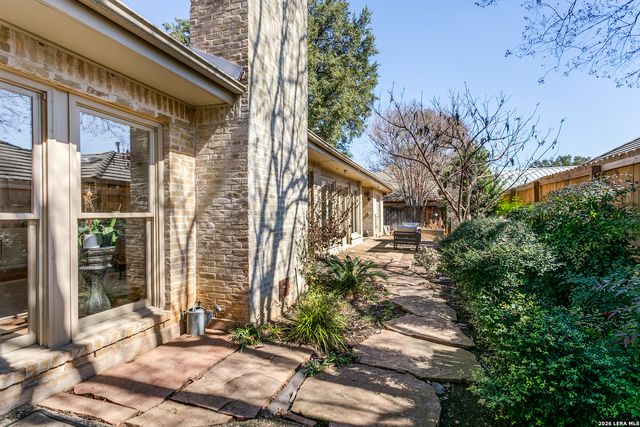 27 Cheshire, San Antonio, TX 78218