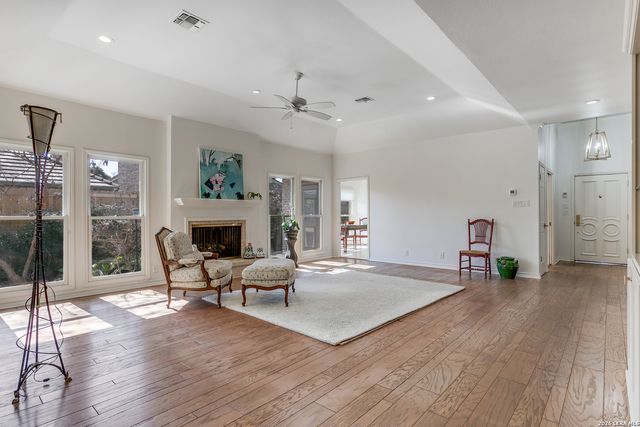 27 Cheshire, San Antonio, TX 78218