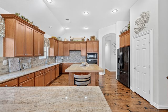 9941 Grandview Drive, Denton, TX 76207