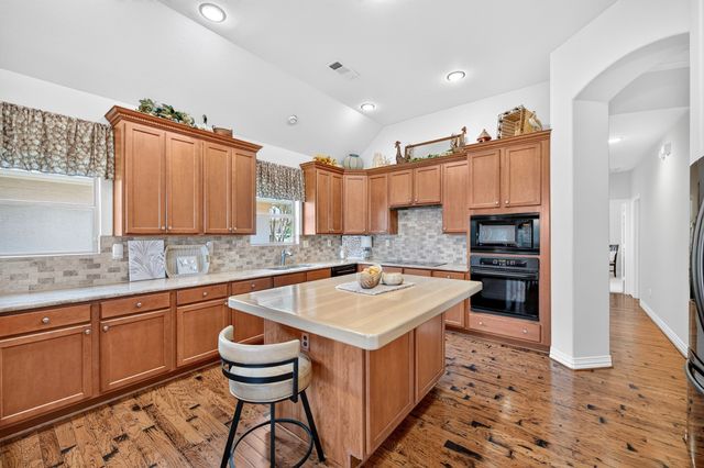 9941 Grandview Drive, Denton, TX 76207