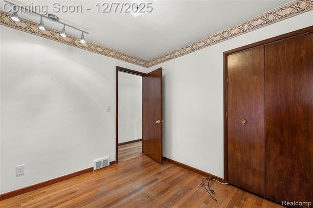 8718 Binney Drive, Warren, MI 48093