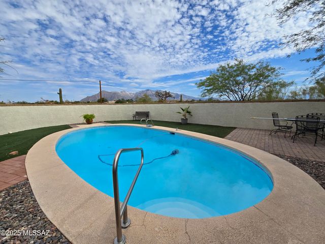 1601 W Sunset Road, Tucson, AZ 85704