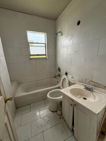 1628 NW 154TH Street, Miami Gardens, FL 33054