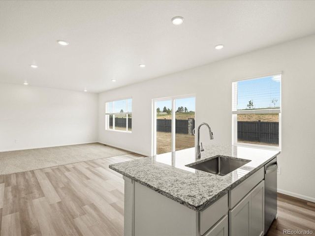 7320 27TH St, Greeley, CO 80634