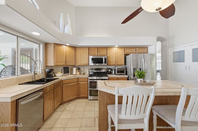 652 W NIDO Avenue, Mesa, AZ 85210