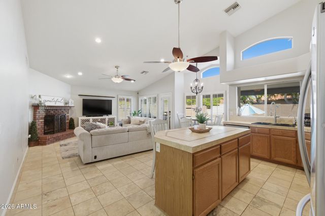 652 W NIDO Avenue, Mesa, AZ 85210