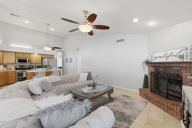 652 W NIDO Avenue, Mesa, AZ 85210