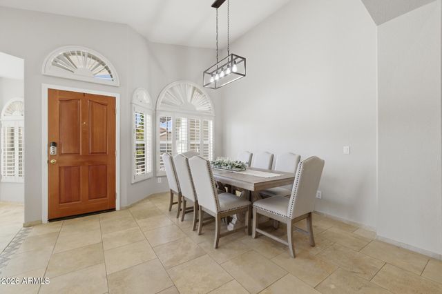 652 W NIDO Avenue, Mesa, AZ 85210