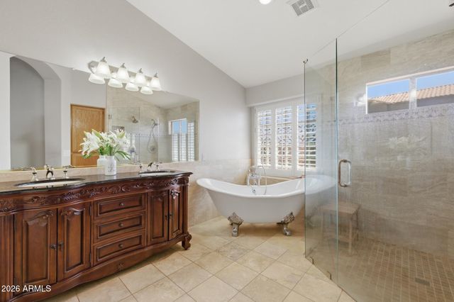 652 W NIDO Avenue, Mesa, AZ 85210