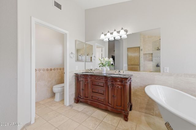 652 W NIDO Avenue, Mesa, AZ 85210