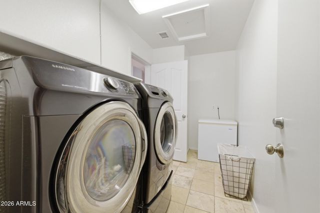 652 W NIDO Avenue, Mesa, AZ 85210