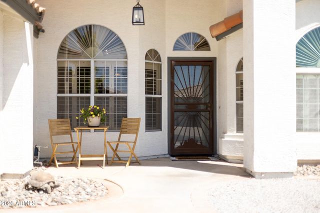 652 W NIDO Avenue, Mesa, AZ 85210