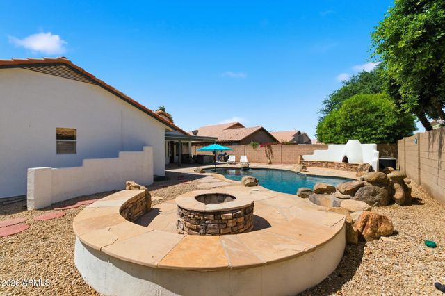 652 W NIDO Avenue, Mesa, AZ 85210