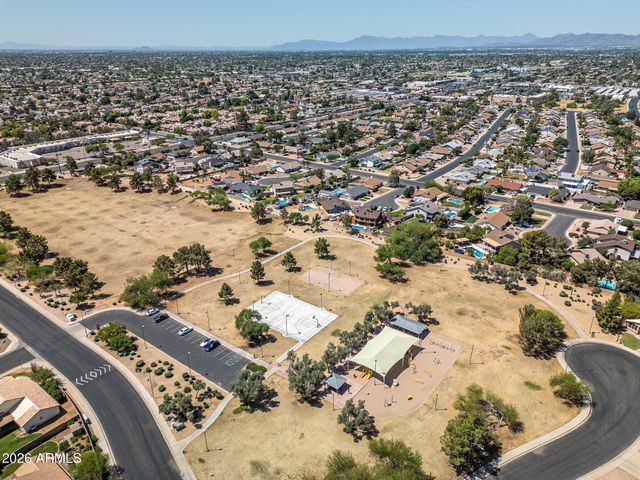 652 W NIDO Avenue, Mesa, AZ 85210