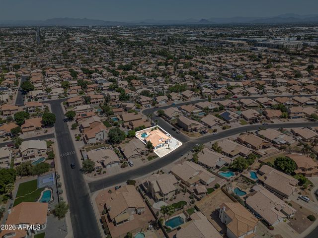 652 W NIDO Avenue, Mesa, AZ 85210