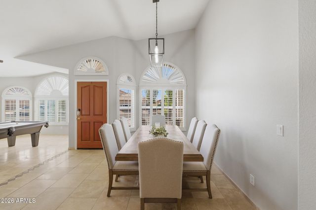 652 W NIDO Avenue, Mesa, AZ 85210