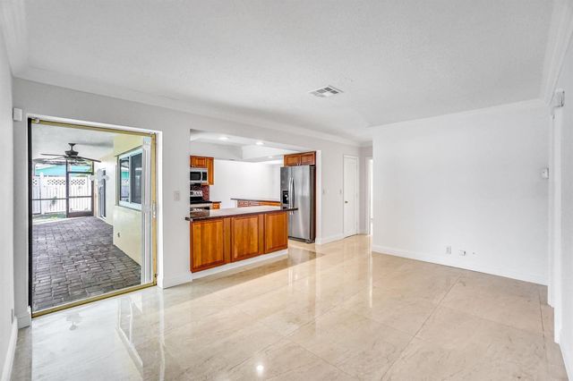 5550 NE 26th Avenue, Fort Lauderdale, FL 33308