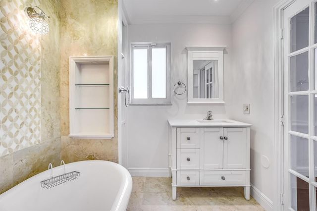 5550 NE 26th Avenue, Fort Lauderdale, FL 33308