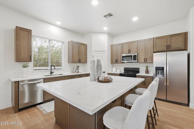 26237 N 74TH Lane, Peoria, AZ 85383