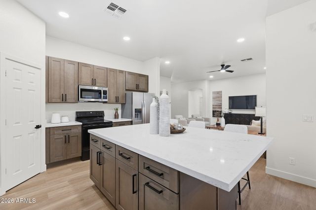 26237 N 74TH Lane, Peoria, AZ 85383