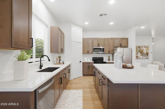 26237 N 74TH Lane, Peoria, AZ 85383