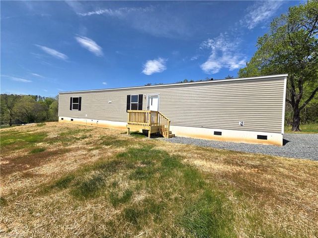 2195 Lynchburg Road, Westfield, NC 27053