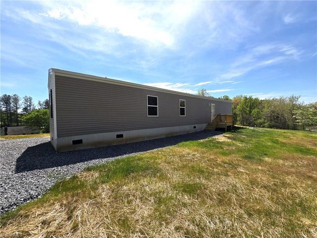 2195 Lynchburg Road, Westfield, NC 27053