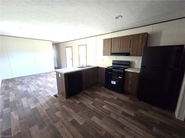 2195 Lynchburg Road, Westfield, NC 27053
