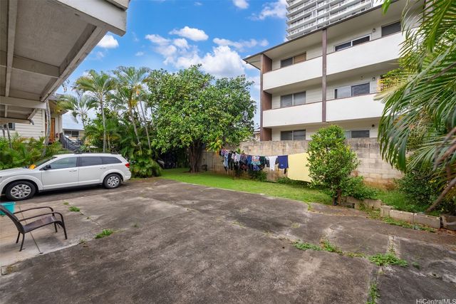 1544 Keeaumoku Street, Honolulu, HI 96822