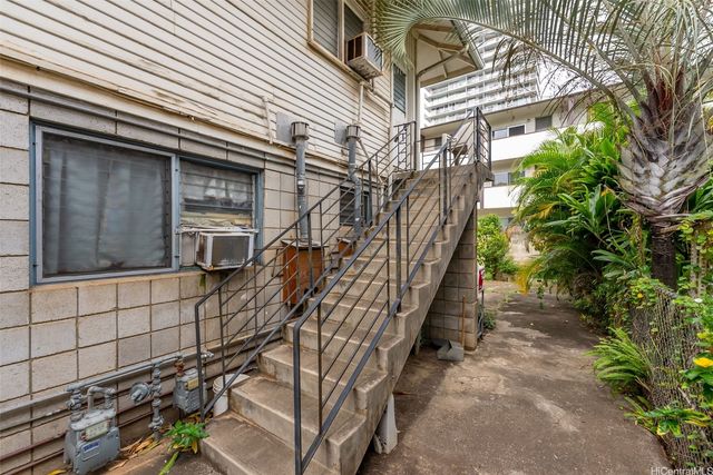 1544 Keeaumoku Street, Honolulu, HI 96822