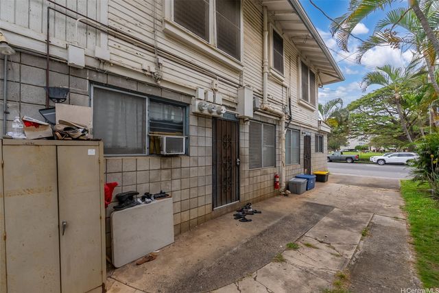 1544 Keeaumoku Street, Honolulu, HI 96822