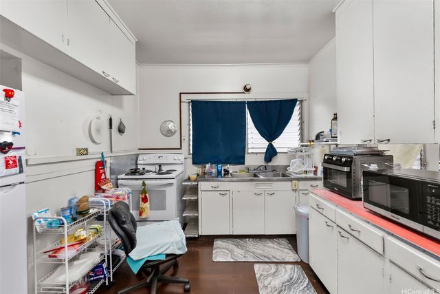 1544 Keeaumoku Street, Honolulu, HI 96822