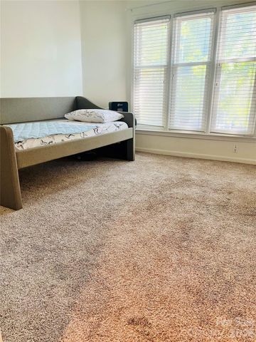 423 W 8th Street 73, Charlotte, NC 28202
