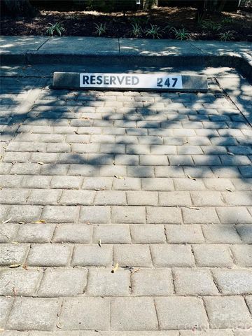 423 W 8th Street 73, Charlotte, NC 28202