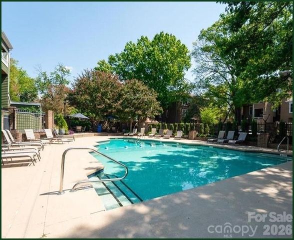 423 W 8th Street 73, Charlotte, NC 28202
