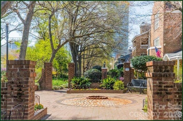423 W 8th Street 73, Charlotte, NC 28202