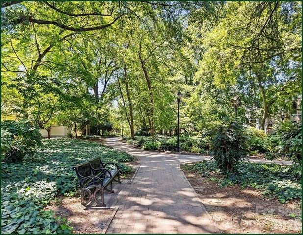 423 W 8th Street 73, Charlotte, NC 28202